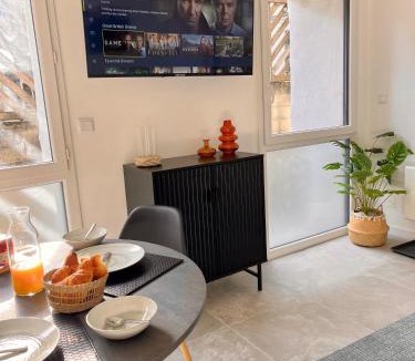 Le Bourg-d'Oisans Apartment | Le Vieux Bourg Apartment 5, Spacious 1 bed Apartment, Bourg Centre