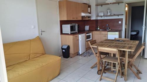Trebas Apartment | Les Abeilles