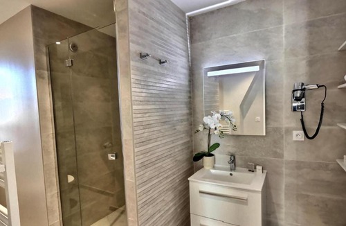 6th Arrondissement Apartment | Les appartements d'Edmond Saint Suffren