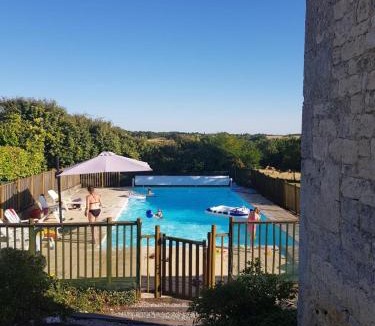 Montaigu-de-Quercy Villa | Les Artals- Villa avec piscine 12m, boulodrome