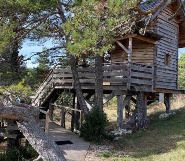 Caille Cabin | Les Cabanes de Maya