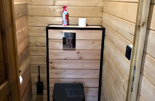 Occhiatana Bed & Breakfast | 'Les Chalets De Tesa' with Mountain View, Wi-Fi, and Air Conditioning