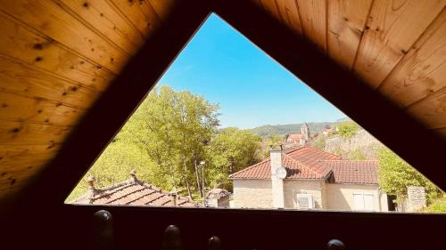 Saint-Vincent-Rive-d'Olt Bed & Breakfast | Les Chambres du Prieuré
