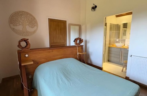 Saint-Julien-Labrousse Bed & Breakfast | Les Combes Claires