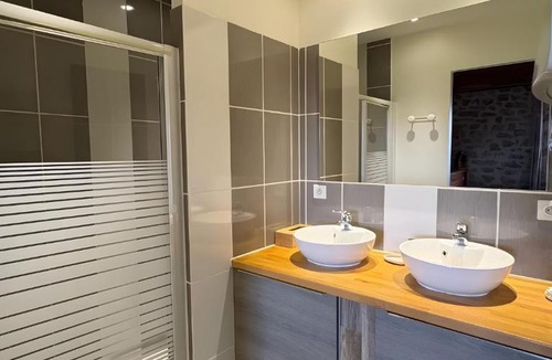 Saint-Julien-Labrousse Bed & Breakfast | Les Combes Claires