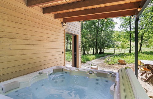 Jayac House | Les Crouquets - Cabane Spa Des Noyers