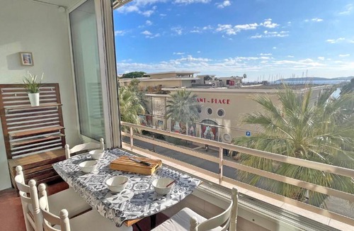 Sainte-Maxime City Centre Apartment | Les Dauphins