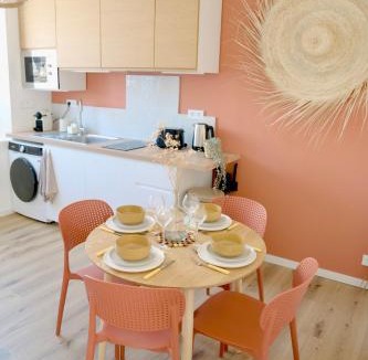 Saint-Nicolas-de-Redon Apartment | Les Dunes - Terrasse, Fibre & Smart TV près Redon