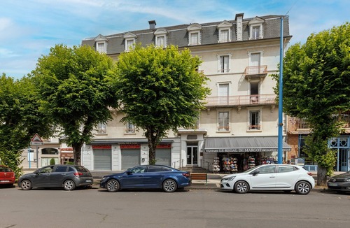 La Bourboule Apartment | Les Fleurs - Proche Du Mont-Dore