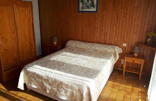 Eugenie-les-Bains Apartment | Les Genêts Studio & Piscine
