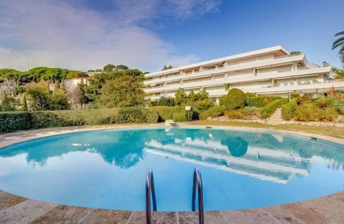 La Croix des Gardes Apartment | Les Hortensias by Interhome