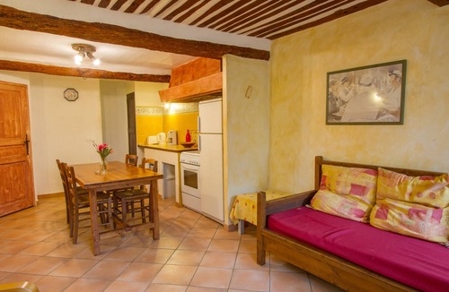 La Haute Maure House | Les Messugues, typical Provencal farmhouse with shared pool, nature, peace