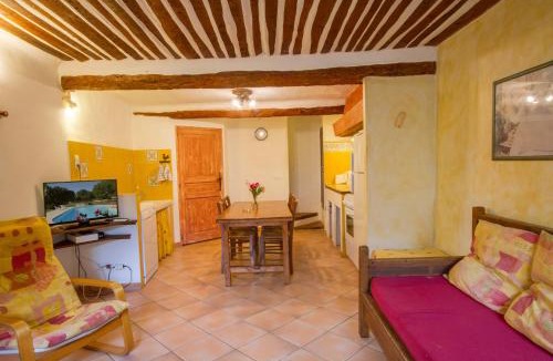 La Haute Maure House | Les Messugues typical Provencal farmhouse with shared pool nature peace