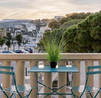Cassis Apartment | Les pieds dans l'eau par Dodo-a-Cassis