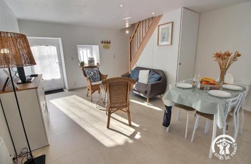 Vilde-Guingalan House | Les pierres d'armor