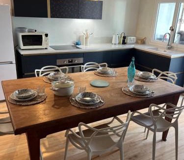 Le Chateau-d'Oleron House | Les Pierres Salées, Family home