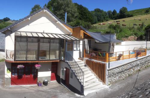 Orcival House | Les Planchettes