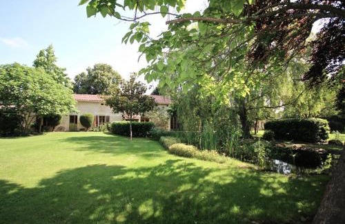 Le Fleix House | Les Quatre Chenes