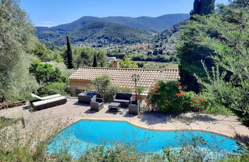 Sollies-Toucas Apartment | Les Restanques de Toucas - Studio dans villa avec jardin et piscine partagée