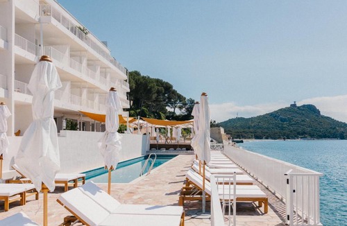 Le Dramont Hotel | Les Roches Rouges, a Beaumier hotel