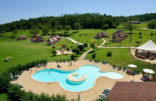 Hautefort House | Les SOURCES "VIP Softail" panoramic terrace, SPA, swimming pool, fishing pond.