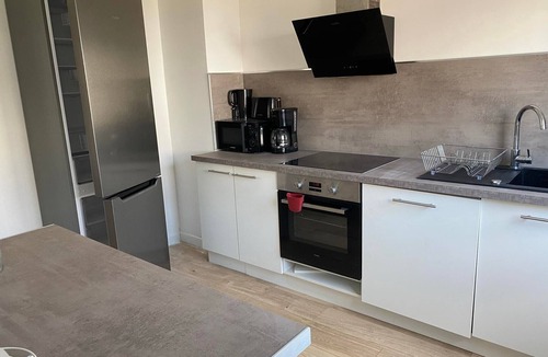 Valence Apartment | Leskale – 3 Bedrooms, Sleeps 6, Central Location