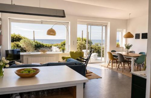 Treffiagat House | LocaLise - M6C - Les Clés de l'Océan - Maison avec vue mer exceptionnelle - Accès plage immédiat depuis la terrasse - Terrasse, jardin clos - Wifi inclus - Linge de lit inclus