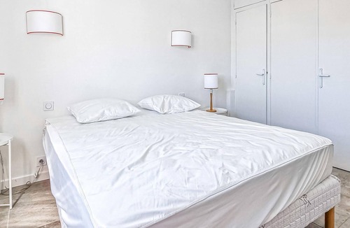 Bourcefranc-le-Chapus House | Located in Bourcefranc-le-Chapus, a stone's throw away, this spacious vacation home welcomes you.