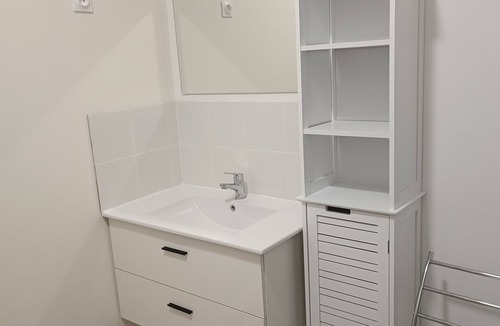 Bourcefranc-le-Chapus Apartment | Location D'un T2 Rénové aux Portes de L'ile D'oléron