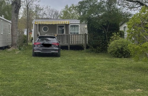 Chateauneuf-de-Galaure House | Location Mobil Home Dans la Drome "bienvenue au 102"