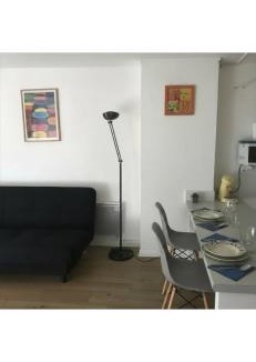 Sausset-les-Pins Apartment | location studio traversant , lit King size,2 terrasses