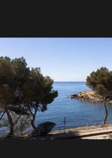 Sausset-les-Pins Apartment | location studio traversant , lit King size,2 terrasses
