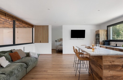 Greffeil House | Loft Cavalier – Domaine de Greffeil: Unique Stay Overlooking the Equestrian Arena