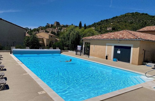 Montbrun-les-Bains Apartment | Logement 2 Chambres, Entièrement Rénové, Dans Résidence Avec Piscine