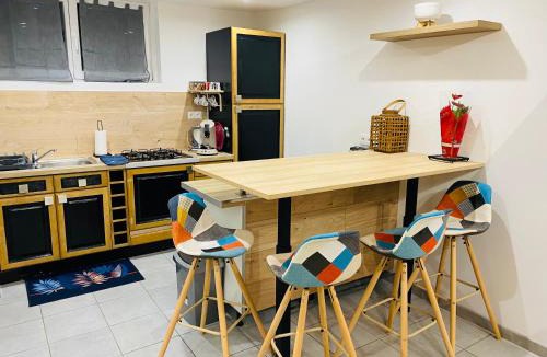 Jussac House | Logement de 40m2 de plein pieds dans une maison avec parking et terrasse