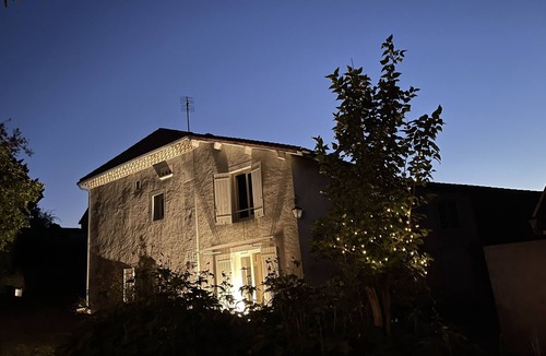 Grand-Brassac House | Logement Entier Dans une Longère Entre Village et Verger