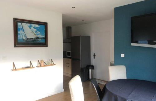 Les Iffs Apartment | Logement neuf avec jardin privé 4 couchages et Jacuzzi Piscine en option