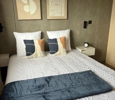 Cornille House | Logement zen indépendant avec jardin et parking