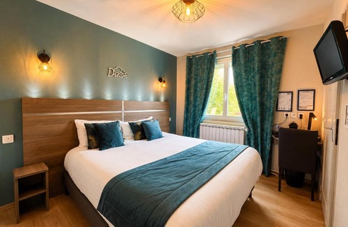 Montmarault Hotel | Logis Hôtel Centrotel et Spa Bulles d'Allier