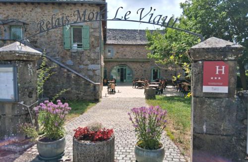 Saint-Andre-de-Najac Hotel | Logis hôtel l'instant Mont le Viaur