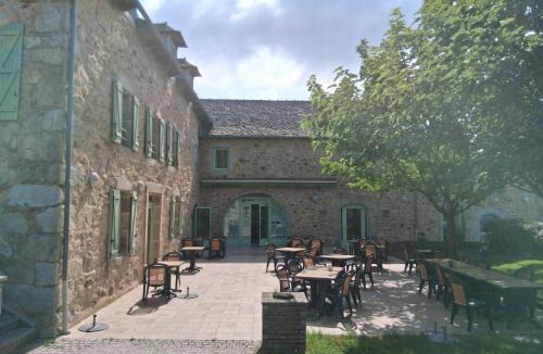Saint-Andre-de-Najac Hotel | Logis hôtel l'instant Mont le Viaur