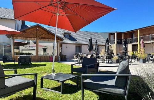 Nebouzat Hotel | Logis Hôtel Restaurant Volcan Sancy