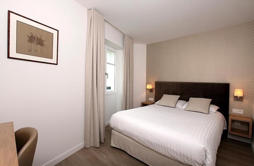 Saint-Pee-sur-Nivelle Hotel | Logis Hotel de la Nivelle
