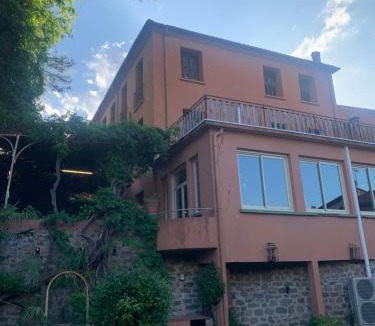 Arles-sur-Tech Hotel | Logis Hotel-restaurant Les Glycines