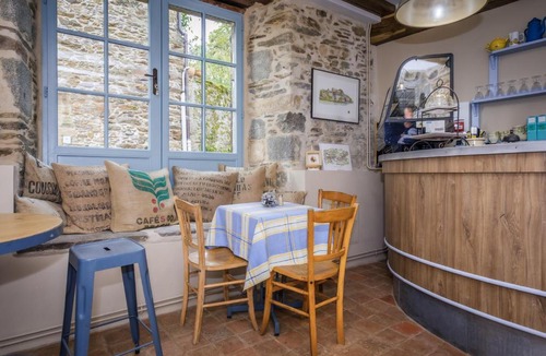 Segur-le-Chateau Bed & Breakfast | Lou Castel Chambres d'Hôtes
