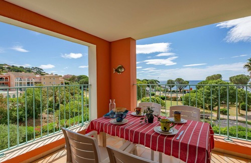 Les Issambres Apartment | Lovely apartment for 6 guests with pool, WIFI, A/C, TV and terrace