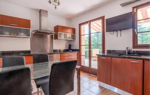 Saint-Maximin-la-Sainte-Baume House | Lovely Home In Saint-Maximin-La-Saint