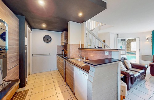 Kerherou House | Lovely home in Moëlan-sur-Mer with sauna