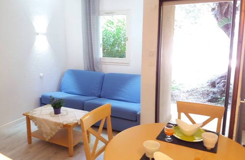 Fabron Apartment | Lovely studio with pool and park near the beach