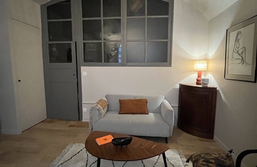 Clermont-Ferrand Apartment | Lucas II Appartement 35 m2 Hôtel Particulier XII eme Siecle